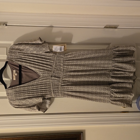 REWIND BRAND WOMENS JUNIOR GREEN SUMMER V-NECKLINE LINED DRESS SIZE SMALL - Picture 1 of 16